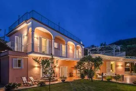 Villa Campanella Gardens Pool Superview Termini