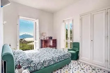 Campanella Villas Gardens Pool Superview Termini