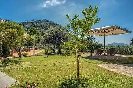 Campanella Villas Gardens Pool Superview *